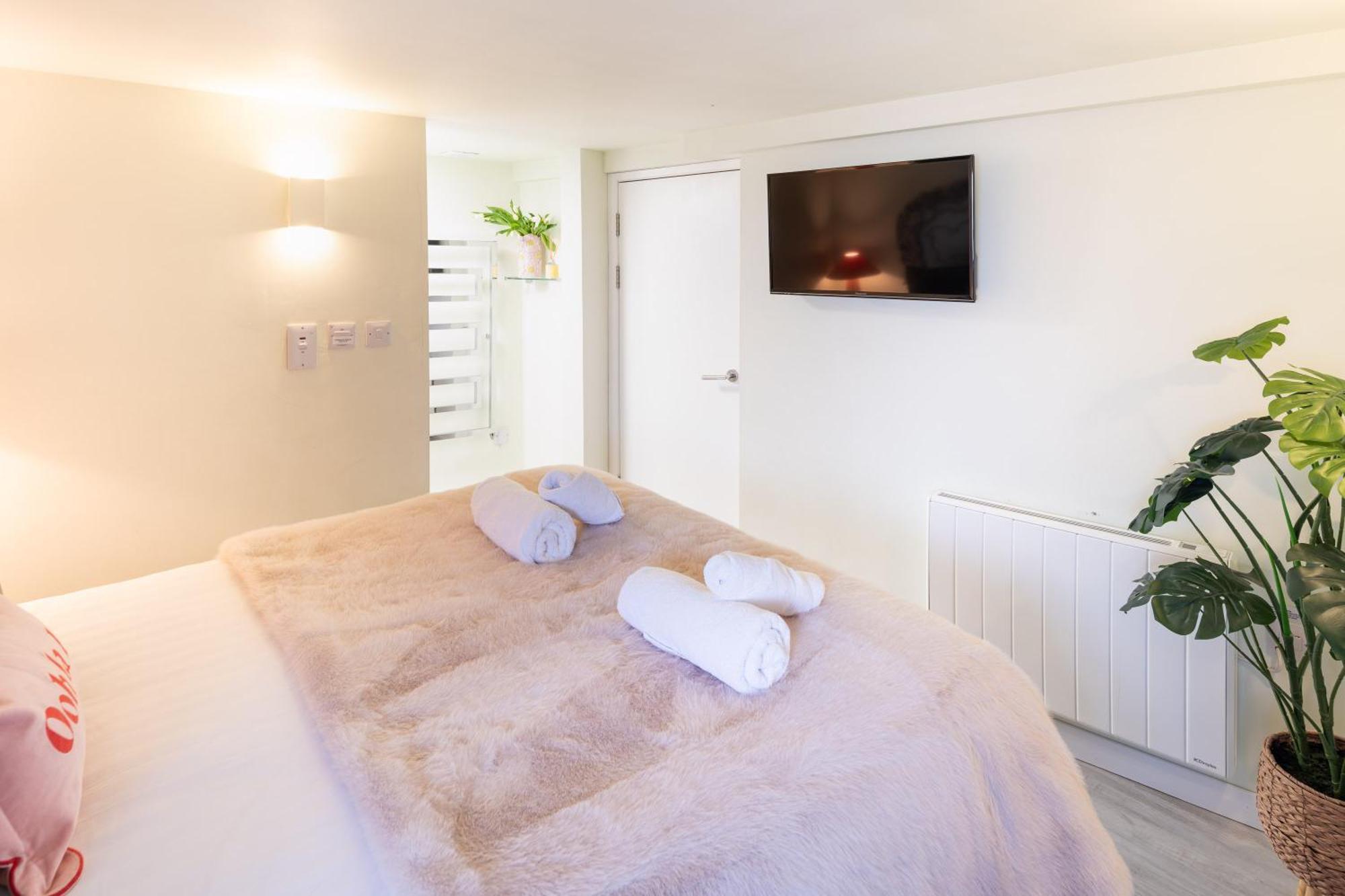 Villa Gorgeous Boutique Flat Sleeps 2 In Lyme Regis Esterno foto
